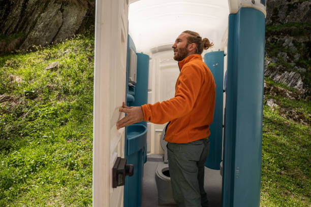 Best Porta potty rental near me  in Henrietta, TX